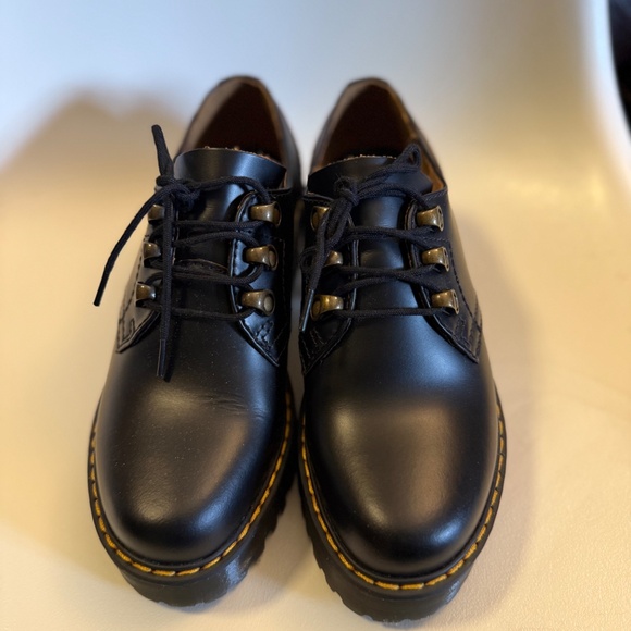 Dr. Martens Leona Lo Dress Shoes Size US5/UK3/EU36 fits like US 6 - Picture 4 of 7